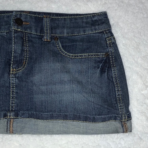 Refuge Denim Skirt from Charlotte Russe (Size 9) - Picture 4 of 8